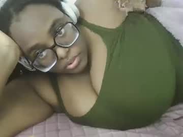 ebonybigtitquee