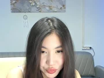 kira kisses