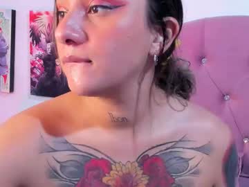 mila nixon01