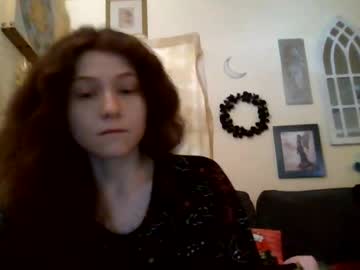 queencrimsonlvx